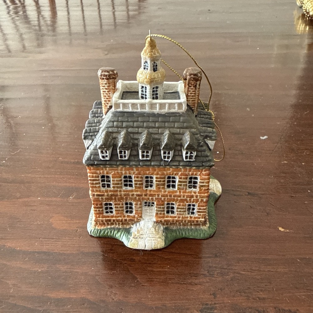 2005 Lang & Wise Governor's Palace Colonial Williamsburg 3.75" Ornament CW18 EUC